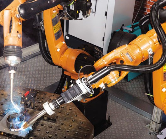 双工位机器人焊接